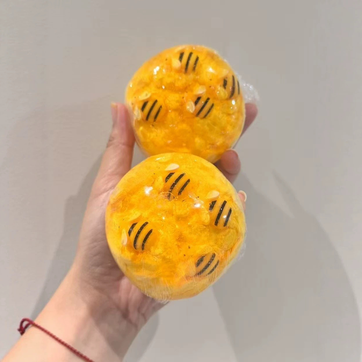 Crunchy Honey Jar Ball Squishy - Building Blocks 评论和价格
